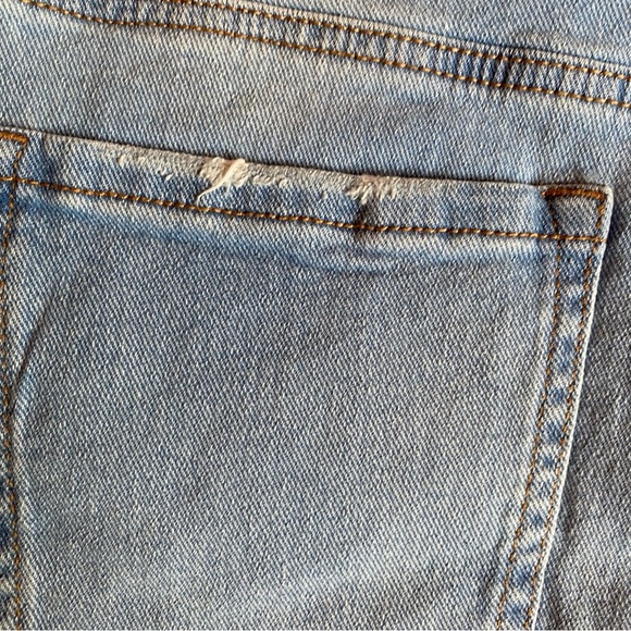 ☀️ Sofía Jeans By Sofia Vergara, Líla, Mid Rise, Hi-Low, Jean Shorts - Picture 12 of 15